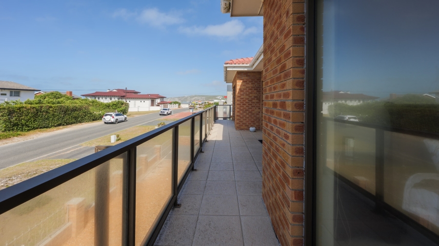 5 Bedroom Property for Sale in Oceanview Heights Western Cape